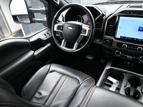 Used 2022 Ford F350 Platinum image 24