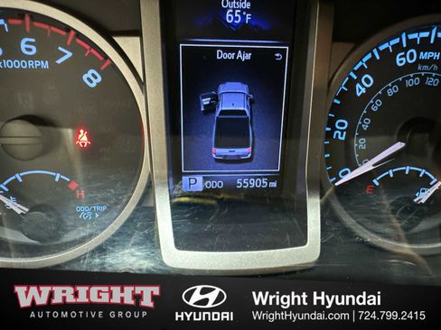 Used 2017 Toyota Tacoma SR5 RWD image 22