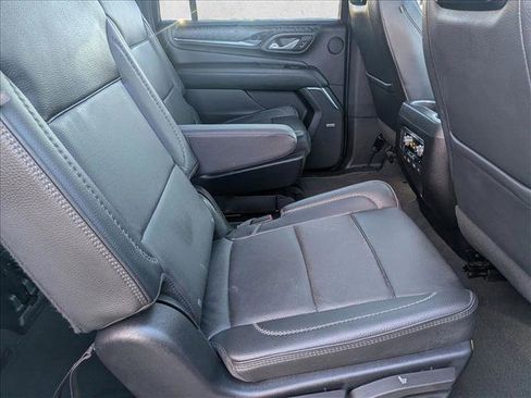 Used 2023 GMC Yukon XL Denali image 24