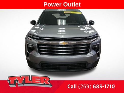 New 2025 Chevrolet Traverse LT w/ Driver Confidence Package image 2