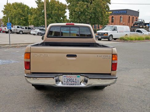 Used 2000 Toyota Tacoma 2WD Xtracab V6 image 6