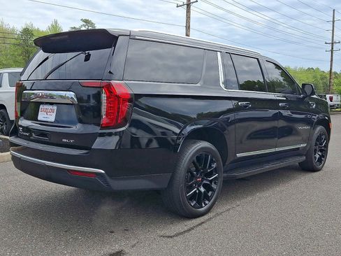 Used 2023 GMC Yukon XL SLT w/ SLT Premium Package AWD/4WD image 6