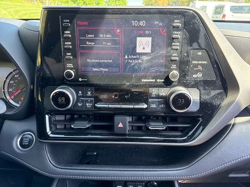Used 2021 Toyota Highlander LE AWD/4WD image 28