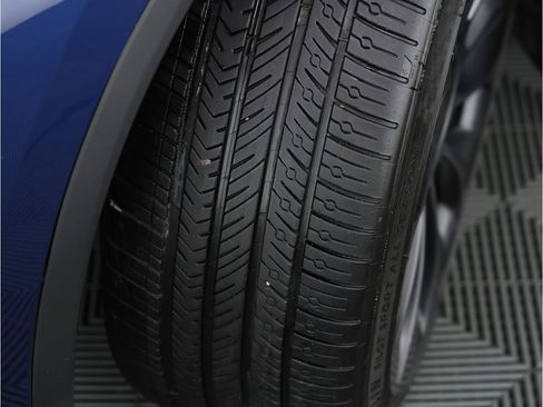 Used 2023 Tesla Model Y Performance image 16