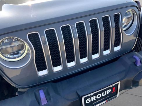 Used 2018 Jeep Wrangler Unlimited Sahara w/ LED Lighting Group AWD/4WD image 29