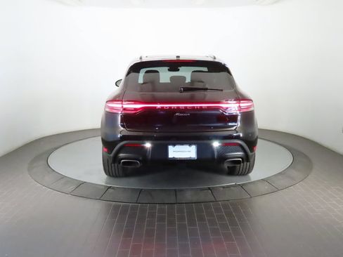 Certified 2025 Porsche Macan AWD/4WD image 6