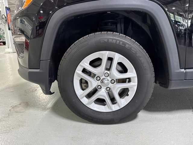 Used 2018 Jeep Compass Sport w/ Tech Group AWD/4WD image 12