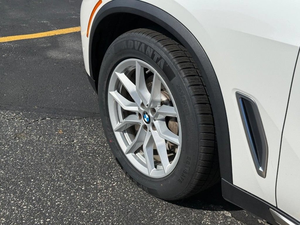 Used 2021 BMW X5 xDrive40i w/ Premium Package AWD/4WD image 14