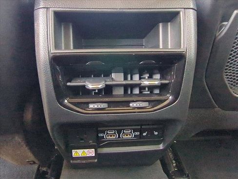 Used 2023 Jeep Grand Cherokee 4WD 4xe image 17