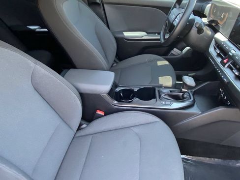 Used 2025 Kia K4 FWD image 16