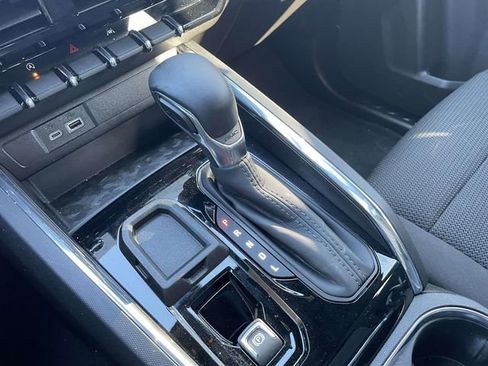 Used 2025 GMC Canyon Elevation w/ Technology Package RWD image 30