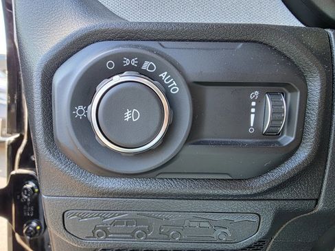 Used 2026 Jeep Wrangler Sport S image 6