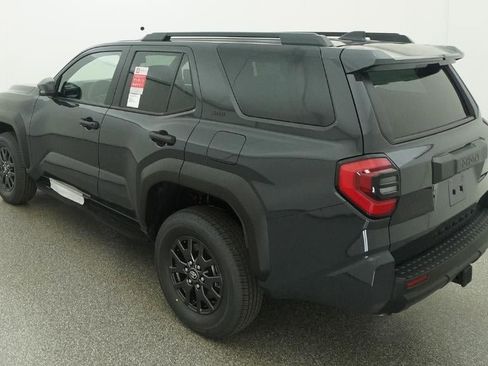 New 2026 Toyota 4Runner SR5 AWD/4WD image 38