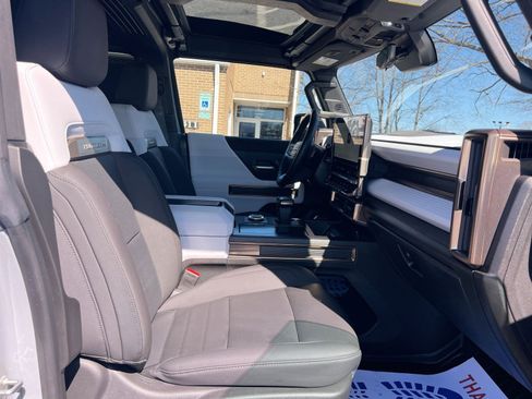 Used 2024 GMC Hummer EV 3X image 25