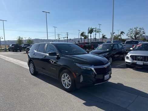Used 2023 Chevrolet Equinox LT w/ Driver Convenience Package FWD image 2