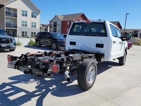 New 2026 Ford F250 XL w/ XL Chrome Package image 3