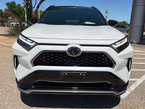 Used 2025 Toyota RAV4 XSE AWD/4WD image 10