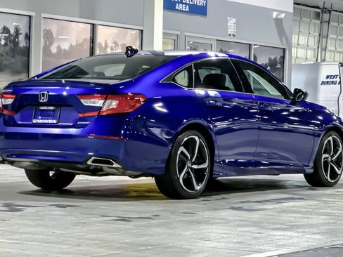 Used 2022 Honda Accord Sport image 8