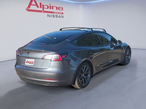 Used 2021 Tesla Model 3 Standard Range Plus image 5