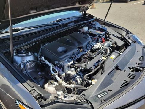 Used 2019 Toyota Camry XLE FWD image 38