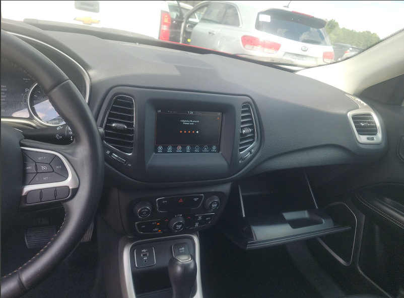 Used 2019 Jeep Compass Latitude w/ Popular Equipment Group FWD image 6