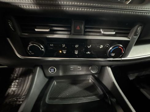 Used 2021 Nissan Rogue S image 24