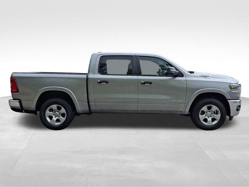 Used 2025 RAM 1500 Big Horn AWD/4WD image 7