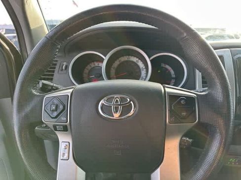 Used 2015 Toyota Tacoma 4x4 Double Cab image 9