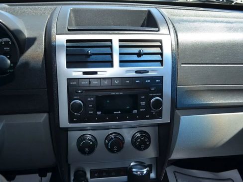 Used 2007 Dodge Nitro SLT image 17