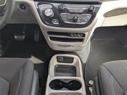 Certified 2024 Chrysler Voyager LX image 18