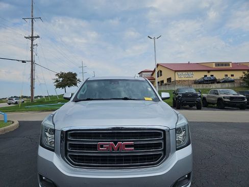 Used 2018 GMC Yukon XL SLT w/ Open Road Package AWD/4WD image 4