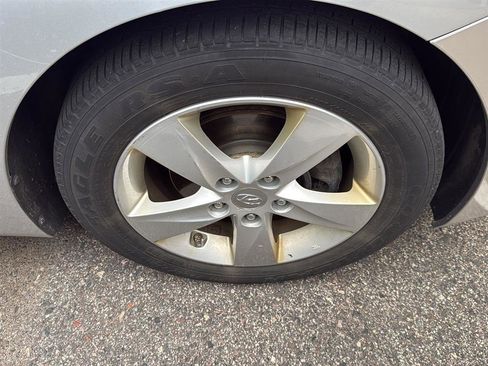 Used 2013 Hyundai Elantra GLS w/ Preferred Pkg FWD image 11