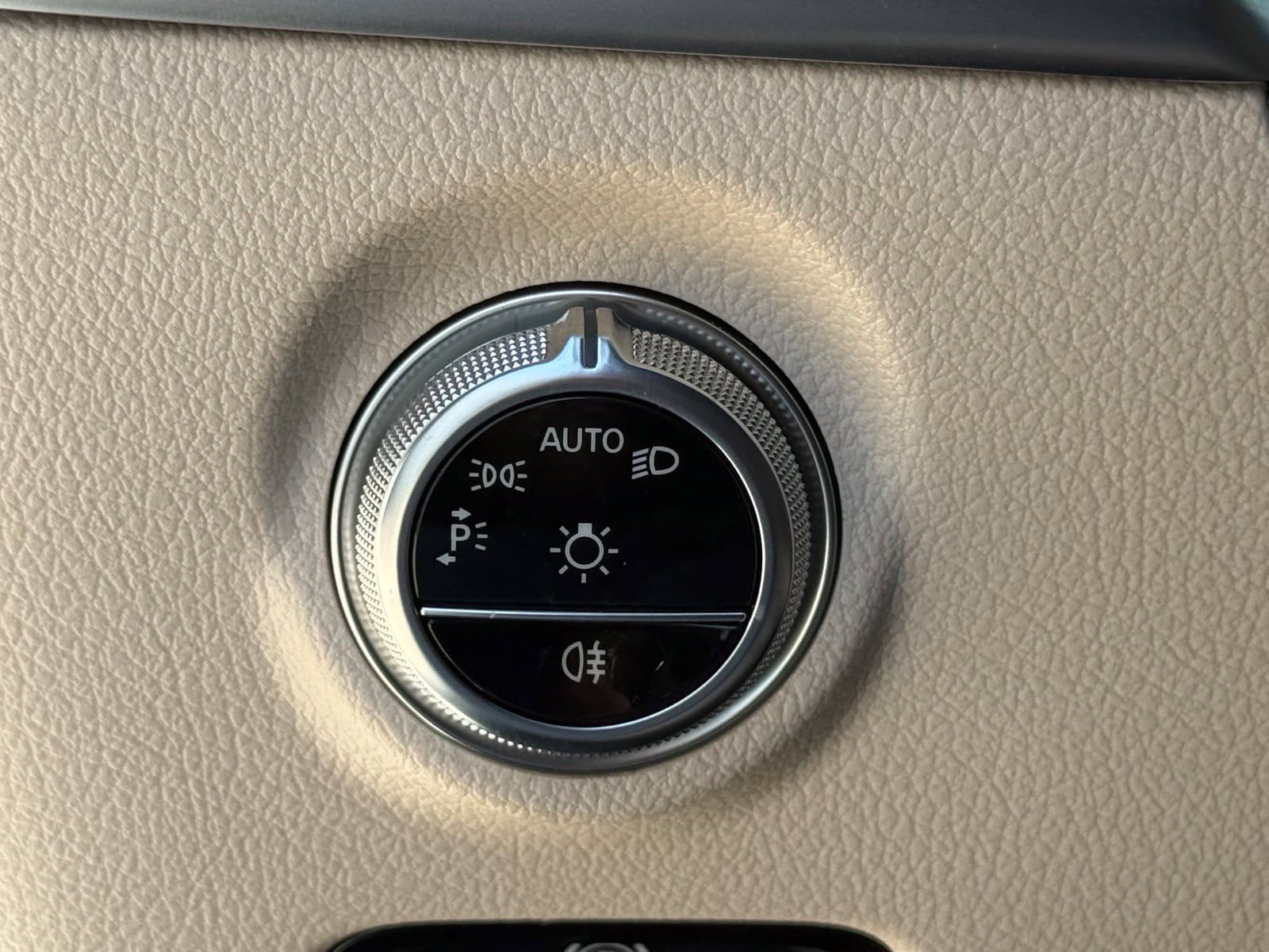 Used 2024 Mercedes-Benz C 300 Sedan image 29