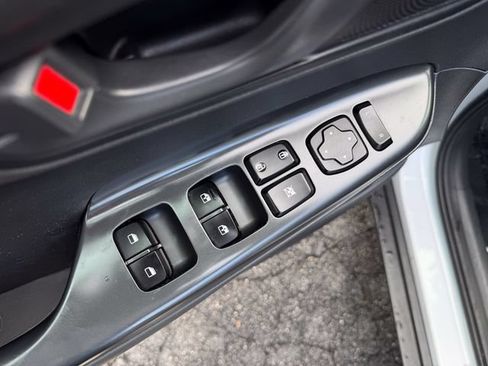 Used 2019 Hyundai Kona SEL FWD image 10