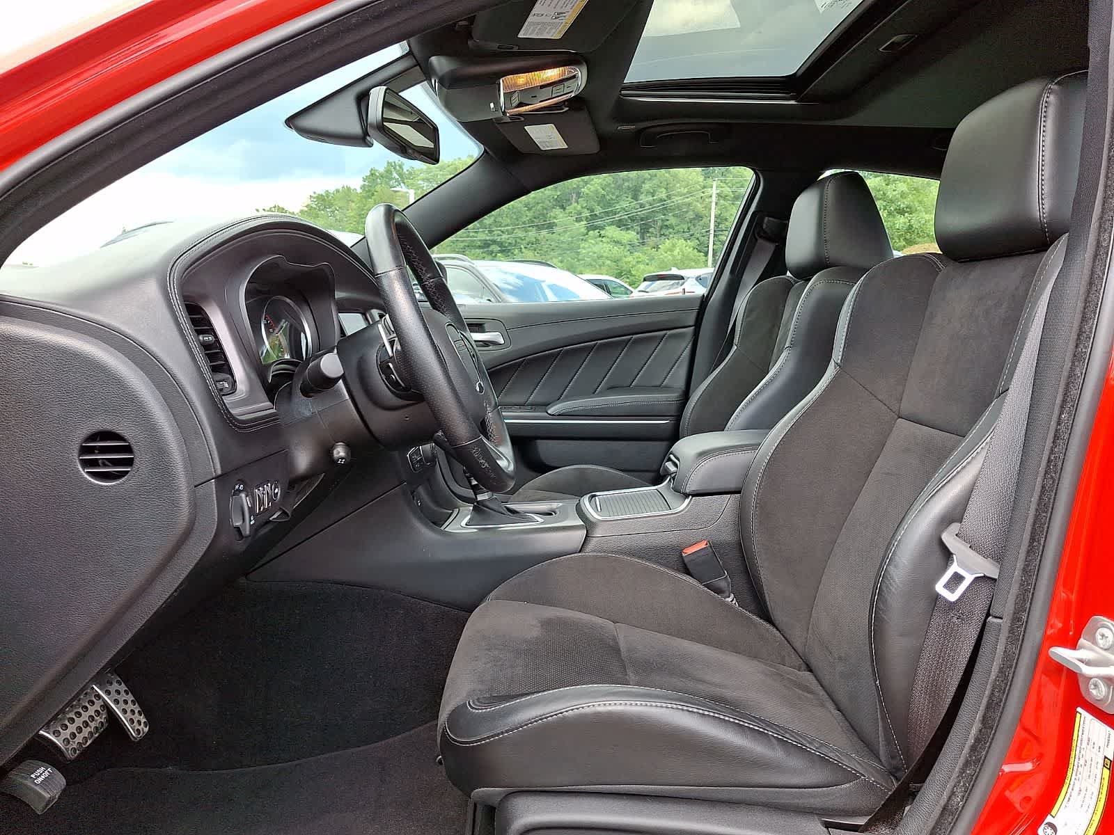 Used 2023 Dodge Charger R/T w/ Plus Group RWD image 15