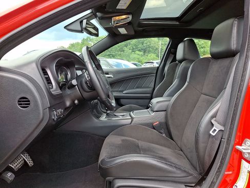 Used 2023 Dodge Charger R/T w/ Plus Group RWD image 15