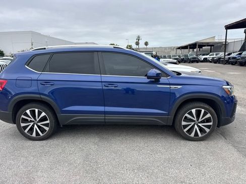 Used 2022 Volkswagen Taos SE w/ IQ.Drive SE Package FWD image 4