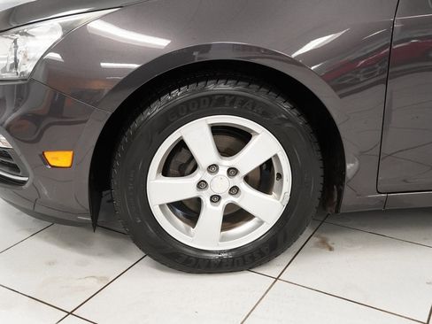 Used 2015 Chevrolet Cruze LT image 18