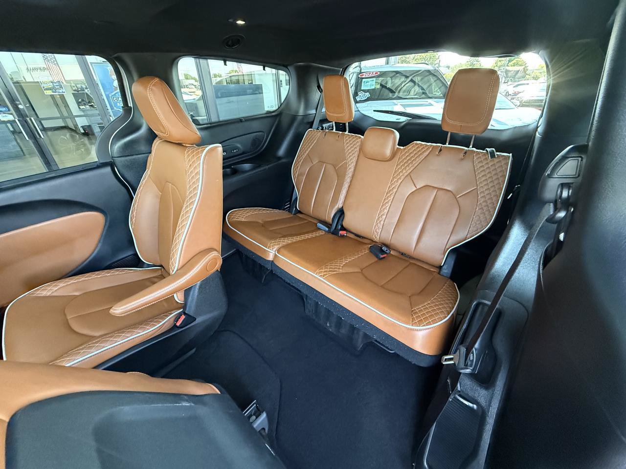 Used 2024 Chrysler Pacifica Pinnacle FWD image 47