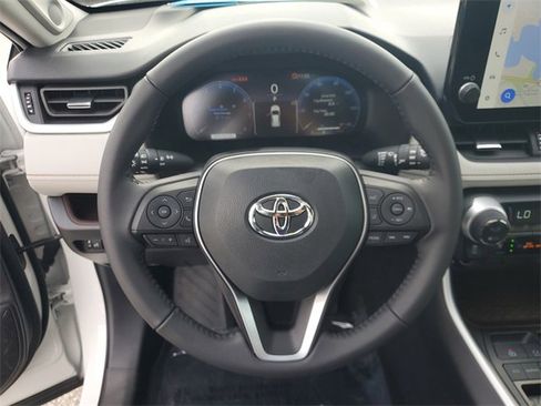 Used 2025 Toyota RAV4 Limited image 20