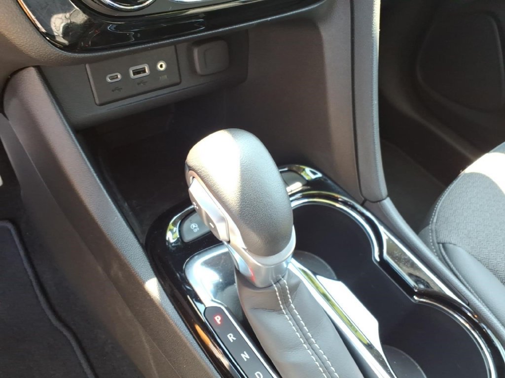 Used 2023 Buick Encore GX Select w/ Sport Touring Package FWD image 27