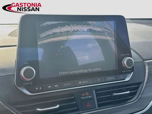 Used 2025 Nissan Altima 2.5 SV FWD image 17