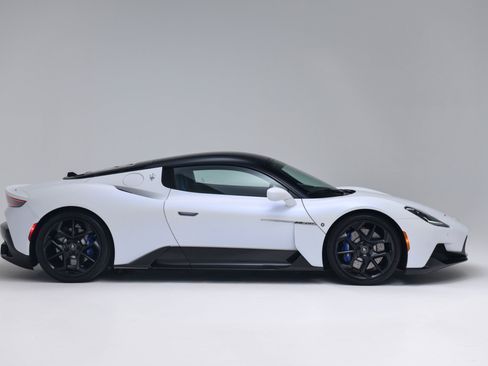 Used 2022 Maserati MC20 Coupe RWD image 2
