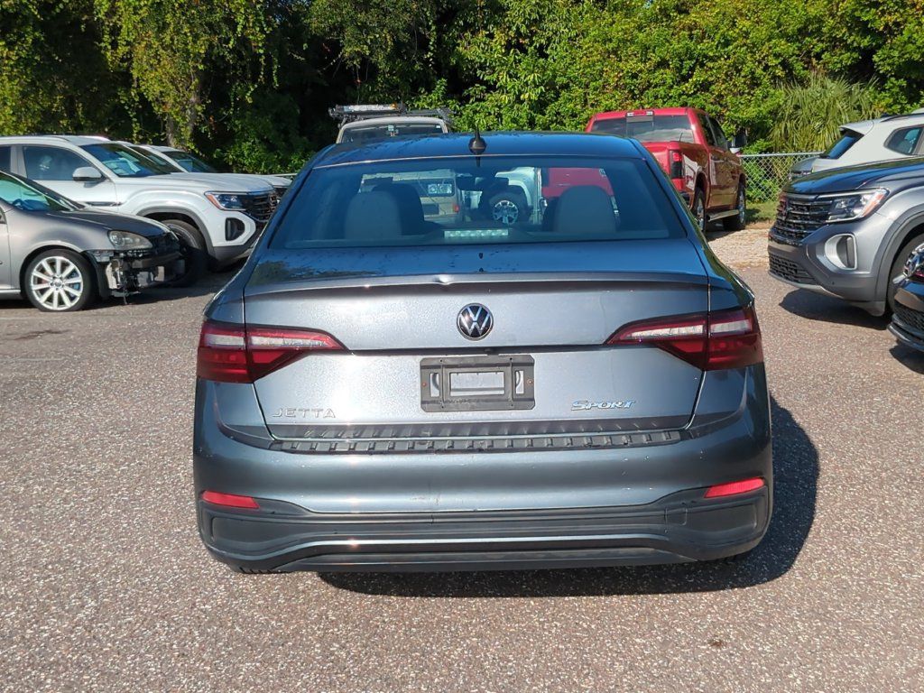 Used 2022 Volkswagen Jetta Sport FWD image 4