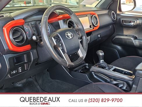 Used 2016 Toyota Tacoma TRD Sport w/ Towing Package RWD image 10