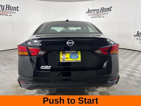 Used 2025 Nissan Altima 2.5 SV FWD image 7