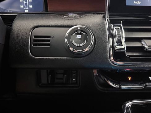 Used 2019 Lincoln Navigator Reserve AWD/4WD image 29