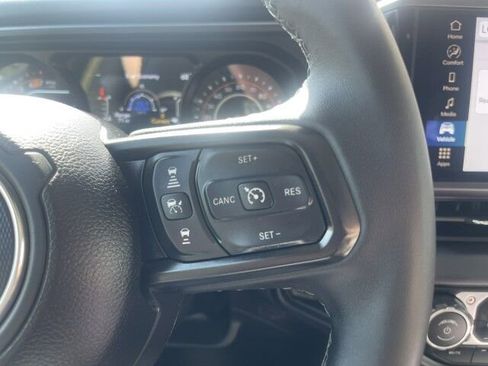 Used 2026 Jeep Wrangler Unlimited Rubicon AWD/4WD image 18