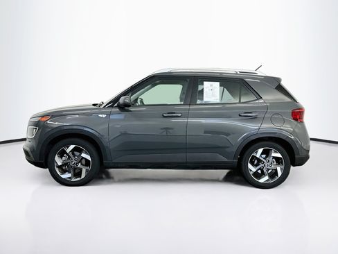 Used 2025 Hyundai Venue SEL FWD image 4