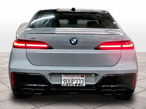 Certified 2025 BMW 760i xDrive image 6